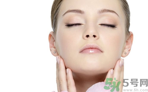 秋季皮膚起皮怎么回事？秋季皮膚護(hù)理小常識(shí)