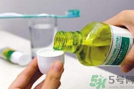 口腔潰瘍可以用漱口水嗎？口腔潰瘍能不能用漱口水？