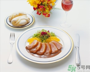 吃鴨肉會(huì)長胖嗎?鴨肉的熱量是多少 吃鴨肉會(huì)長胖嗎?鴨肉的熱量是多少