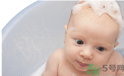 秋季嬰兒要每天洗澡嗎？秋季給嬰兒洗澡的正確步驟