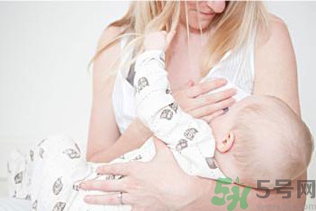 如何預(yù)防女性乳頭痛？女性需注意乳房的哪些問題？