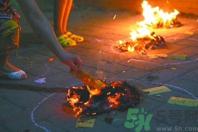 七月半可以曬被子嗎?七月半可以曬衣服嗎 七月半可以曬被子嗎?七月半可以曬衣服嗎