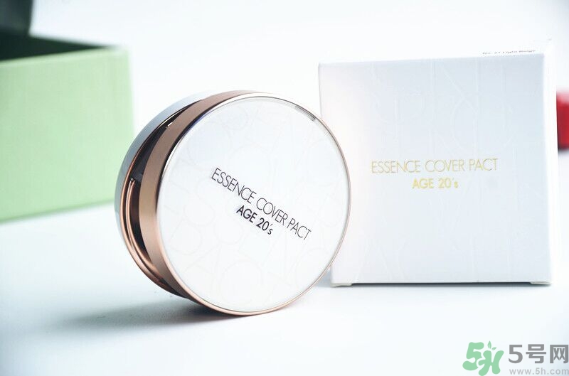 age20s粉底霜粉色和白色有什么區(qū)別？
