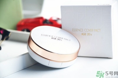 age20s粉底霜粉色和白色有什么區(qū)別？