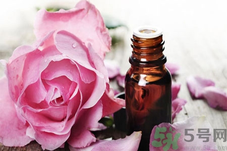 豐胸精油是什么？豐胸精油有用嗎？