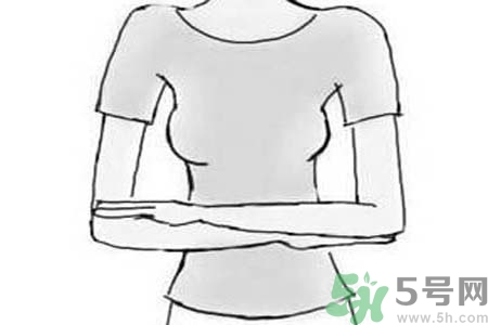 胸部一大一小怎么辦？乳房一大一小的原因是什么？