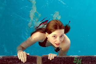 有宮頸炎可以去游泳嗎？宮頸炎患者游泳的危害