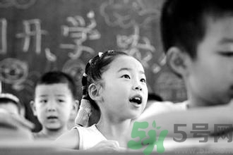 口吃會遺傳給孩子嗎?口吃會不會遺傳 口吃會遺傳給孩子嗎?口吃會不會遺傳