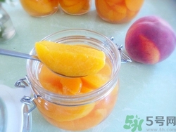 黃桃罐頭可以放蜂蜜嗎?黃桃加蜂蜜可以吃嗎 黃桃罐頭可以放蜂蜜嗎?黃桃加蜂蜜可以吃嗎