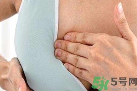 乳房上有硬塊怎么辦？乳房有硬塊的病因是什么？