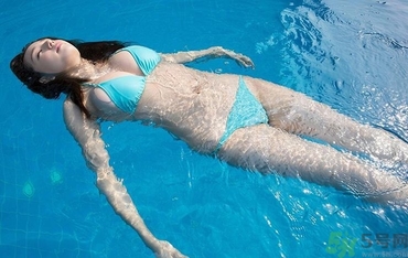 19歲女生胸小怎么辦？19歲女生胸還會發(fā)育么？