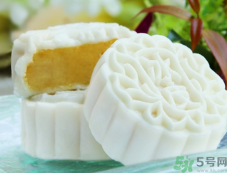 冰皮月餅怎么做好吃？冰皮月餅及餡兒的做法推薦