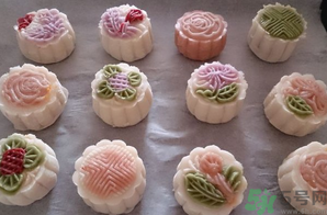 冰皮月餅怎么做好吃？冰皮月餅及餡兒的做法推薦