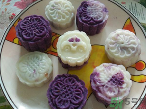 冰皮月餅怎么吃？冰皮月餅怎么吃對身體好