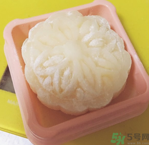 冰皮月餅怎么吃？冰皮月餅怎么吃對身體好