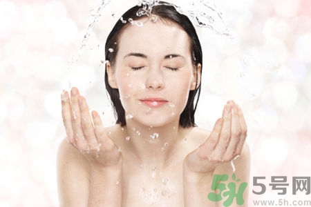 電腦族如何保護(hù)皮膚?3小時洗回臉好嗎?