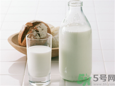 石榴可以和牛奶一起吃嗎?石榴和牛奶一起吃會怎么樣? 石榴可以和牛奶一起吃嗎?石榴和牛奶一起吃會怎么樣?