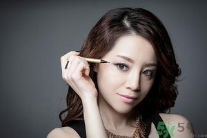 眼線怎么畫好看圖解？單眼皮怎么畫眼線好看？