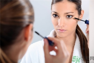 眼線怎么畫好看圖解？單眼皮怎么畫眼線好看？