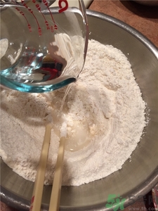 溫州梅菜麥餅怎么做?溫州梅菜麥餅的做法 溫州梅菜麥餅怎么做?溫州梅菜麥餅的做法