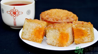 月餅吃多了會(huì)怎么樣？哪些人不宜吃月餅？