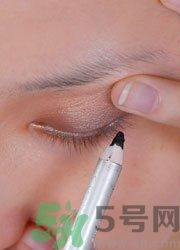 眼線怎么畫好看圖解？單眼皮怎么畫眼線好看？