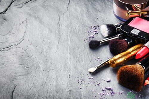 眼線筆和眼線液哪個(gè)好用？眼線筆和眼線膠筆有什么區(qū)別？