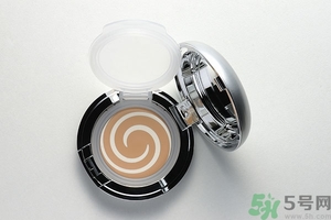 bb霜弄衣服上怎么洗？bb霜弄到白色衣服上怎么辦？