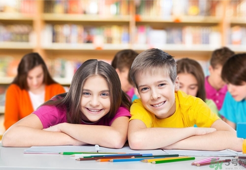 怎么讓女孩子喜歡自己？怎么讓男孩子喜歡自己？