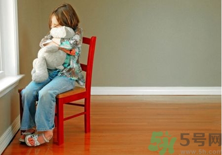 孤獨(dú)癥是自閉癥嗎?孤獨(dú)癥和自閉癥有什么區(qū)別 孤獨(dú)癥是自閉癥嗎?孤獨(dú)癥和自閉癥有什么區(qū)別