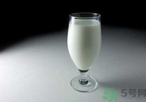 晚上喝純牛奶會長胖嗎？純牛奶什么喝比較好？