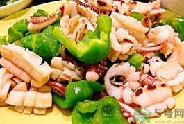 魷魚(yú)可以和西紅柿一起吃嗎?魷魚(yú)能和西紅柿同吃嗎? 魷魚(yú)可以和西紅柿一起吃嗎?魷魚(yú)能和西紅柿同吃嗎?