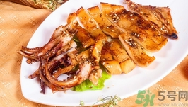 魷魚可以和土豆一起吃嗎?魷魚能和土豆同吃嗎? 魷魚可以和土豆一起吃嗎?魷魚能和土豆同吃嗎?