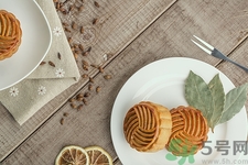 月餅的保質(zhì)期一般是多久?月餅過(guò)期10天還能吃嗎 月餅的保質(zhì)期一般是多久?月餅過(guò)期10天還能吃嗎