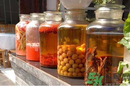 藥酒的好處有哪些？長期喝藥酒的好處有什么？