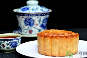 月餅的熱量高嗎？吃一個月餅會長胖嗎？