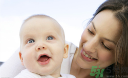 女人產(chǎn)后脫發(fā)是什么原因？產(chǎn)后脫發(fā)嚴(yán)重怎么辦？