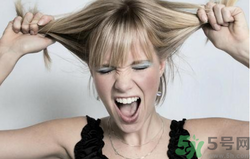 產(chǎn)后多久開始掉頭發(fā)？產(chǎn)后脫發(fā)會持續(xù)多久？