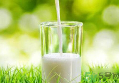 喝純牛奶會上火嗎？喝純牛奶有什么壞處？