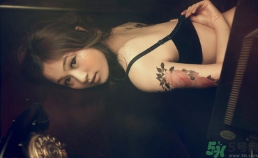 女生紋身紋哪兒比較好看？紋身可以徹底洗掉嗎？