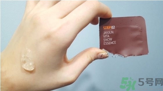 桃淑屋水光面膜和jayjun水光面膜哪個(gè)好？