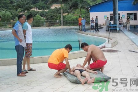 溺水怎么辦？溺水如何自救？