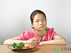 寶寶挑食不愛吃飯?jiān)趺崔k？寶寶挑食怎么辦？