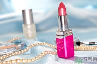 夏天口紅怎么保存？夏天口紅能凍冰箱里嗎？