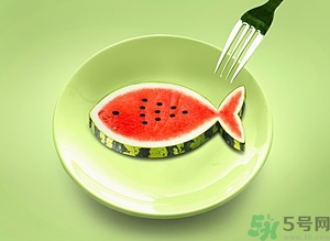 凍成冰的西瓜能吃嗎？吃西瓜拉肚子是怎么回事？