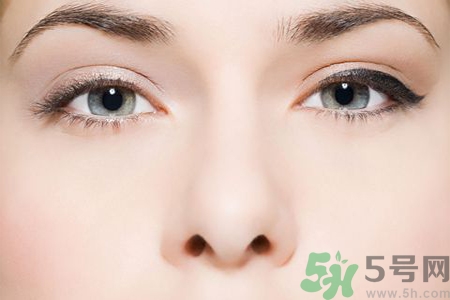 鼻子兩側(cè)長痘的原因是什么？如何去除鼻子兩側(cè)的痘？