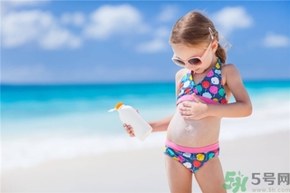 夏天涂防曬霜有用嗎？吃什么防曬又美白？