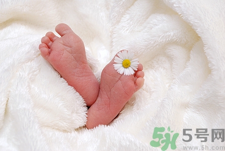 寶寶不愛喝奶怎么辦?寶寶不愛喝奶粉是什么原因 寶寶不愛喝奶怎么辦?寶寶不愛喝奶粉是什么原因