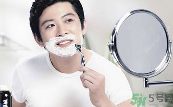 15歲男孩可以刮胡子嗎？15歲男孩經(jīng)常流鼻血怎么回事？