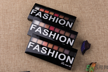 眼影里面的亮粉有害嗎？眼影里有滑石粉有害嗎？